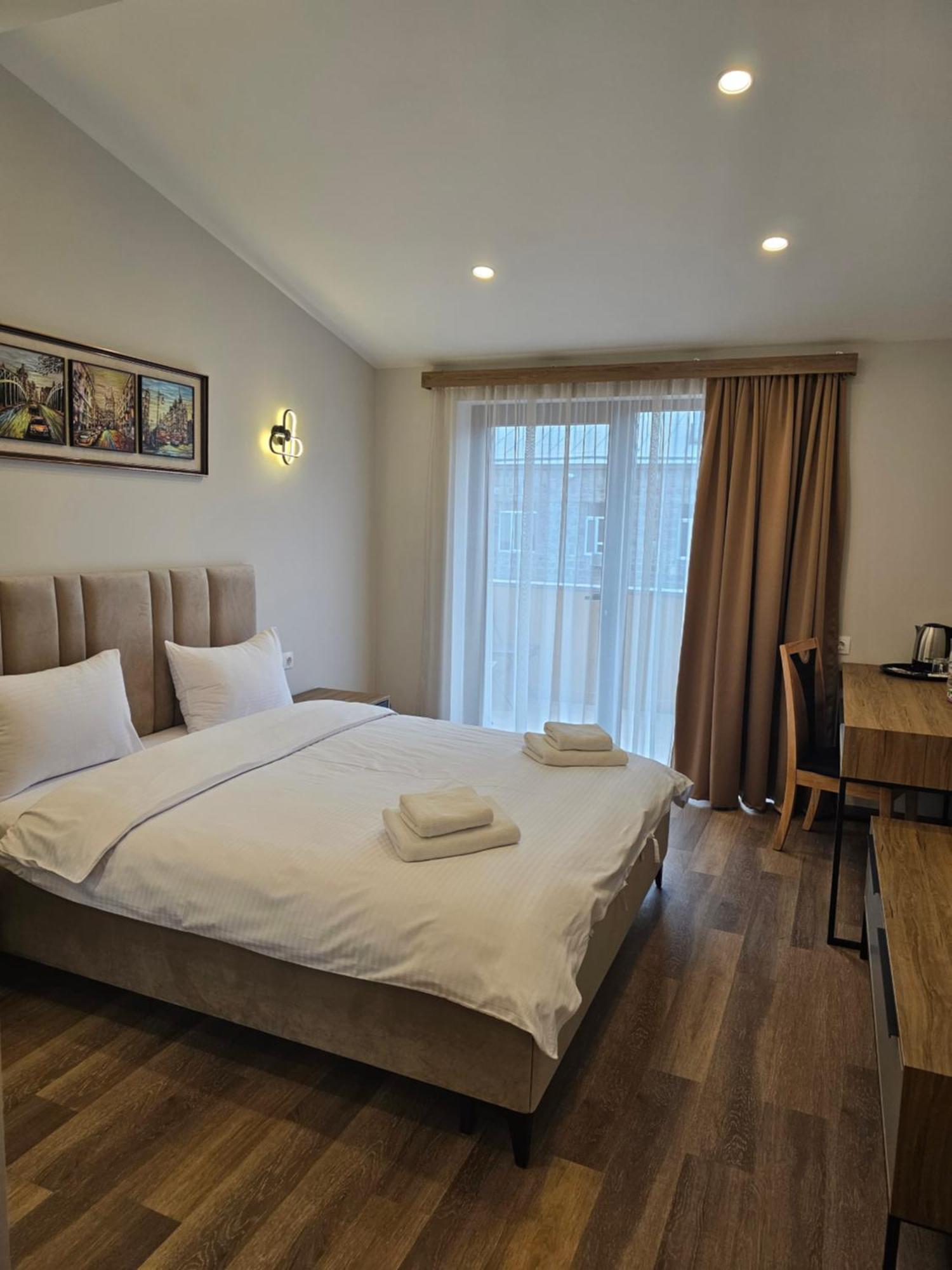 Hotel Avenue 30 Erywań Zewnętrze zdjęcie