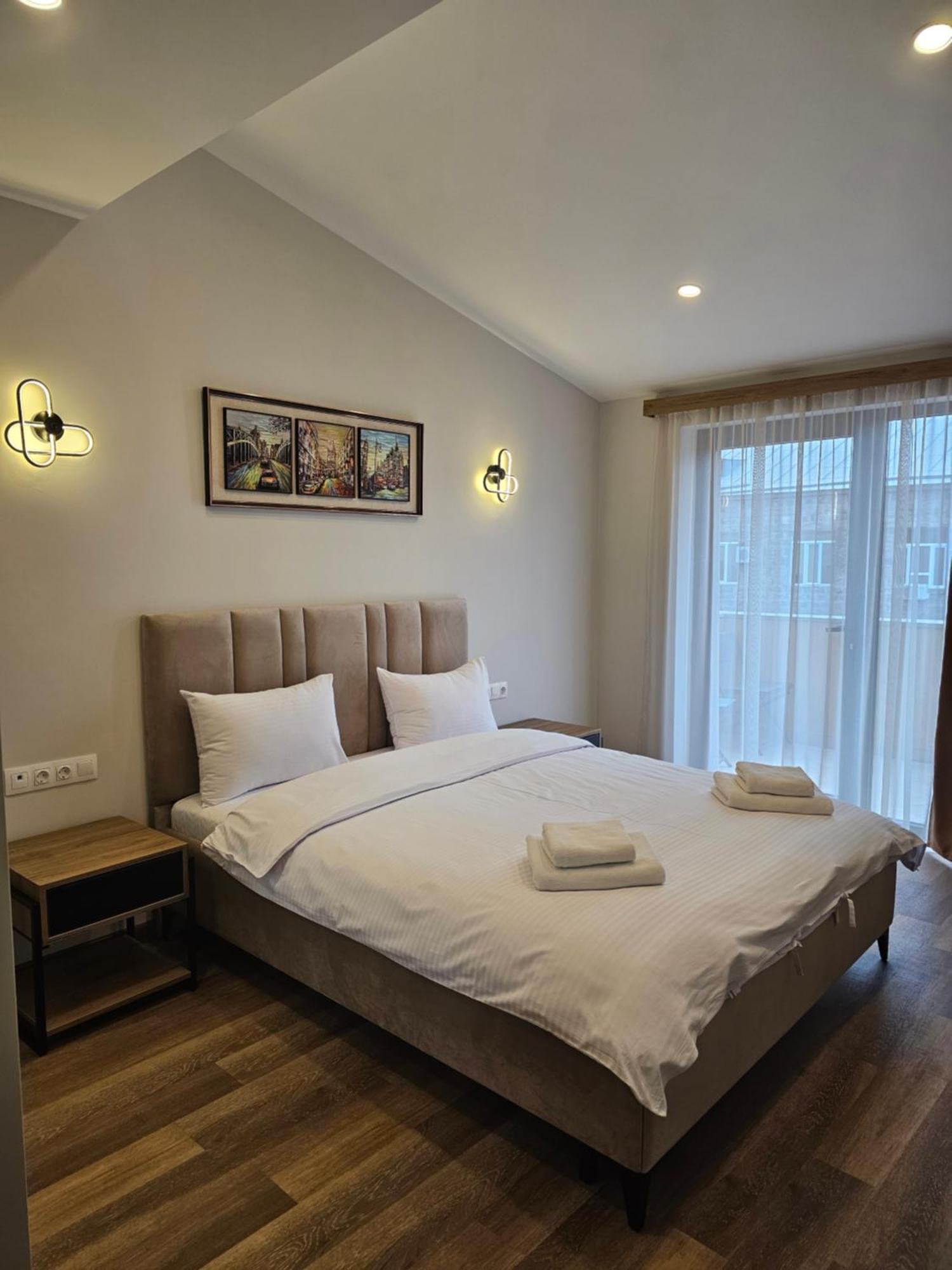 Hotel Avenue 30 Erywań Zewnętrze zdjęcie