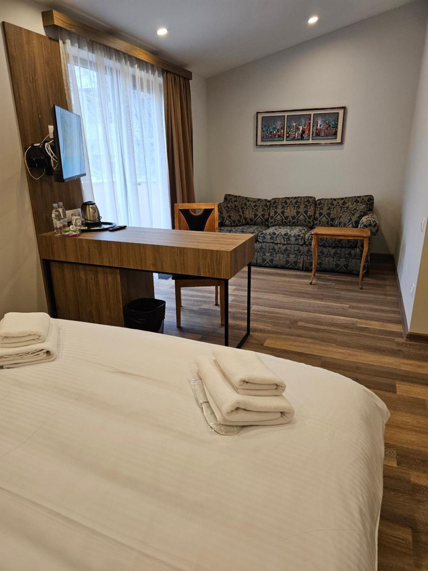 Hotel Avenue 30 Erywań Zewnętrze zdjęcie